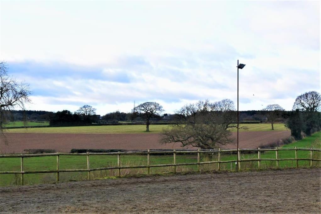 Hillfields Farm Barn - A Rural Equestrian Escape Apartment Coventry Bagian luar foto